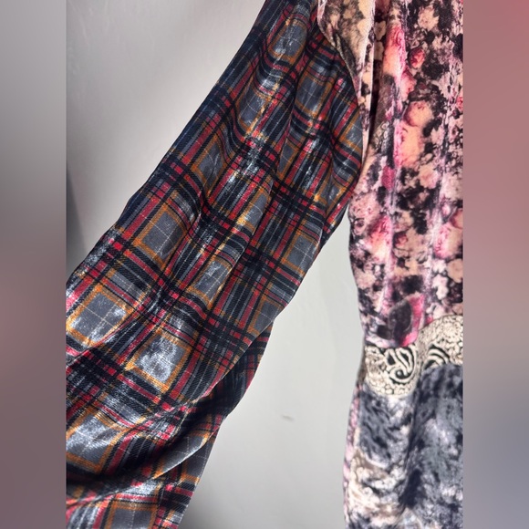 Gimmicks by BKE Limited Edition Multicolor Floral Velvet Cardigan Size Large - Picture 11 of 16